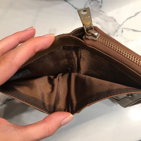 DKNY Wallet - Picture 5 of 12